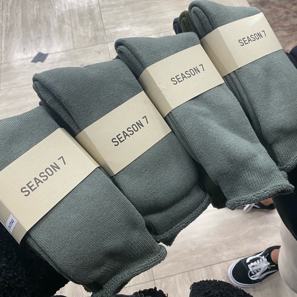 Yeezy Season 7 Bouclette Socks - Picture 1 of 5